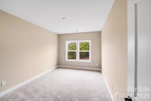 16004 Deer River Rd, Charlotte, NC 28278 - Photo 32