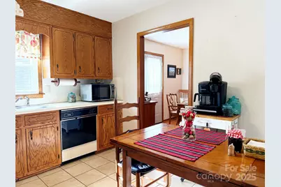 4679 Mayfield Drive, Granite Falls, NC 28630 - Photo 10