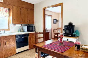 4679 Mayfield Dr, Granite Falls, NC 28630 - Photo 10