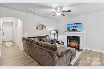 8041 Alderton Lane, Charlotte, NC 28215 - Photo 6