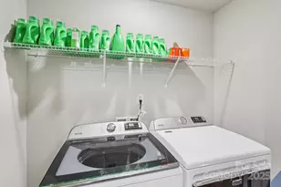 8041 Alderton Ln, Charlotte, NC 28215 - Photo 18