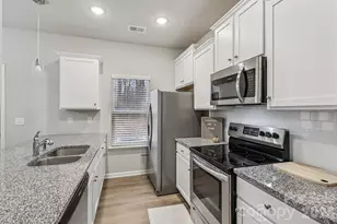 8041 Alderton Ln, Charlotte, NC 28215 - Photo 12