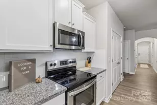 8041 Alderton Ln, Charlotte, NC 28215 - Photo 14