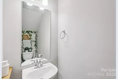 8041 Alderton Lane, Charlotte, NC 28215 - Photo 16