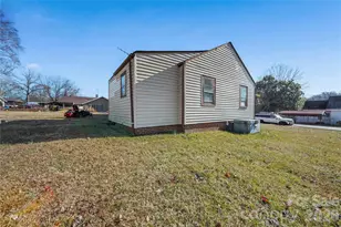 208 Ellis St, Albemarle, NC 28001 - Photo 18