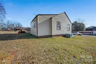 208 Ellis St, Albemarle, NC 28001 - Photo 2