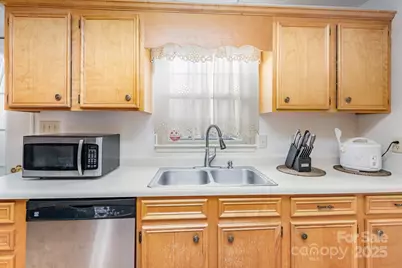 2039 Rocketts Way, Newton, NC 28658 - Photo 10