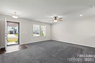 134 Clove Hitch Dr, Statesville, NC 28677 - Photo 2