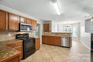 11121 Nolet Ct, Charlotte, NC 28215 - Photo 14