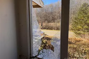 218 Cub Creek Rd, Bakersville, NC 28705 - Photo 14