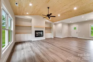 12 Gracie Rose St, Clyde, NC 28721 - Photo 2