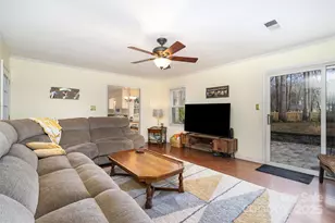 8618 Hornwood Ct, Charlotte, NC 28215 - Photo 10