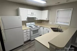 1830 Butterfly Ln, Charlotte, NC 28269 - Photo 6