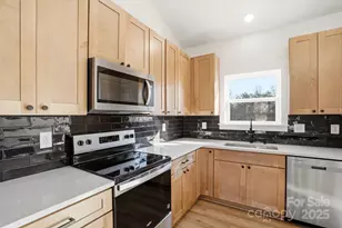 222 River Hill Rd, Statesville, NC 28625 - Photo 14