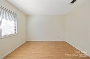 521 Courtwood Ln, Hendersonville, NC 28739 - Photo 16