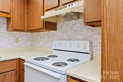 521 Courtwood Lane #7, Hendersonville, NC 28739 - Photo 12