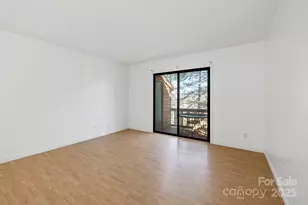 521 Courtwood Ln, Hendersonville, NC 28739 - Photo 4