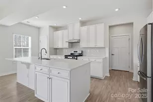 4711 Green Mountain Dr, Charlotte, NC 28215 - Photo 12