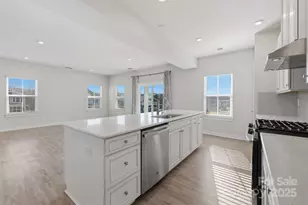 4711 Green Mountain Dr, Charlotte, NC 28215 - Photo 14