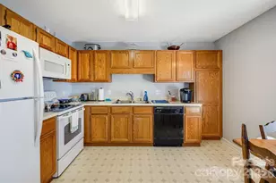 2904 Sagamore Ln, Asheville, NC 28806 - Photo 10