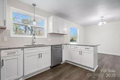 411 20th Avenue NE, Hickory, NC 28601 - Photo 12