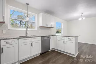 411 20th Ave NE, Hickory, NC 28601 - Photo 12