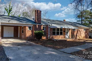 411 20th Ave NE, Hickory, NC 28601 - Photo 2