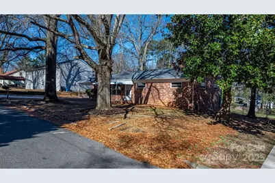 411 20th Avenue NE, Hickory, NC 28601 - Photo 38
