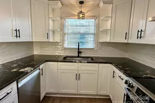 647 E Black St, Rock Hill, SC 29730 - Photo 6