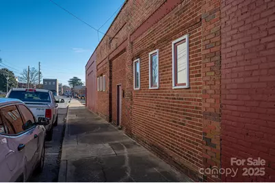 127 W Water Street, Lincolnton, NC 28092 - Photo 4