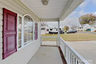 810 Caldwell St, Belmont, NC 28012 - Photo 2