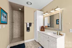 121 Pleasant Pointe Dr, Hickory, NC 28601 - Photo 22