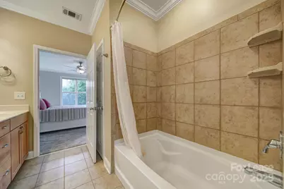 1000 E Woodlawn Road E, Charlotte, NC 28209 - Photo 10