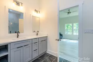 2004 Pln Fld Dr, Bessemer City, NC 28016 - Photo 16