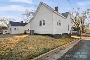 526 Graham St, Albemarle, NC 28001 - Photo 8