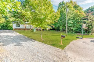 1219 Foxlaire Dr, Denver, NC 28037 - Photo 2