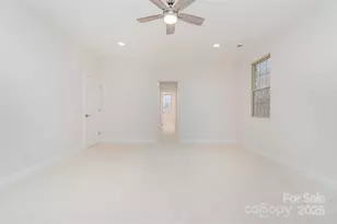 5125 Isaac Dr, Charlotte, NC 28216 - Photo 32