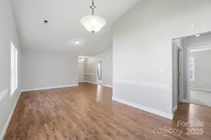 1533 Hollow Maple Dr, Charlotte, NC 28216 - Photo 6