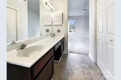 5219 Hedgecrest Place, Charlotte, NC 28269 - Photo 12