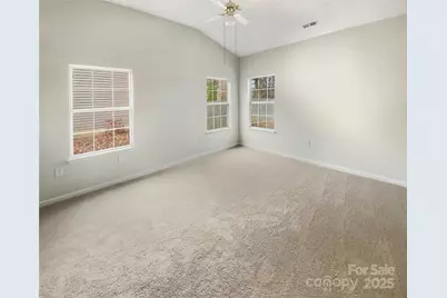 5219 Hedgecrest Place, Charlotte, NC 28269 - Photo 10