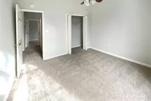 5219 Hedgecrest Pl, Charlotte, NC 28269 - Photo 4