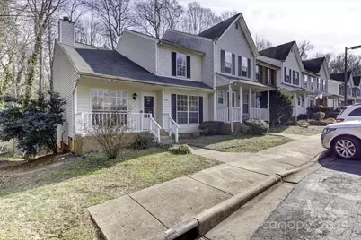 6411 Windsor Gate Lane, Charlotte, NC 28215 - Photo 2