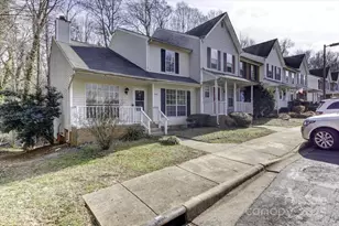 6411 Windsor Gate Ln, Charlotte, NC 28215 - Photo 2