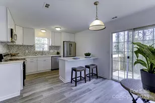 6411 Windsor Gate Ln, Charlotte, NC 28215 - Photo 12