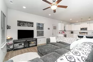 1124 Thayer Gln Ct, Charlotte, NC 28213 - Photo 2