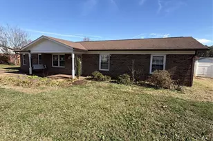 2034 Whitegate Ln, Newton, NC 28658 - Photo 2