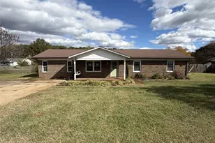 2034 Whitegate Ln, Newton, NC 28658 - Photo 1