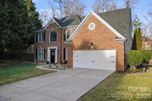 7715 Saddle Trail Ln, Charlotte, NC 28269 - Photo 2