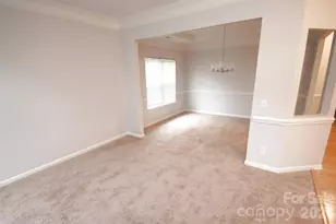 10214 Stoneykirk Ln, Charlotte, NC 28269 - Photo 6