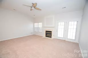 10214 Stoneykirk Ln, Charlotte, NC 28269 - Photo 8